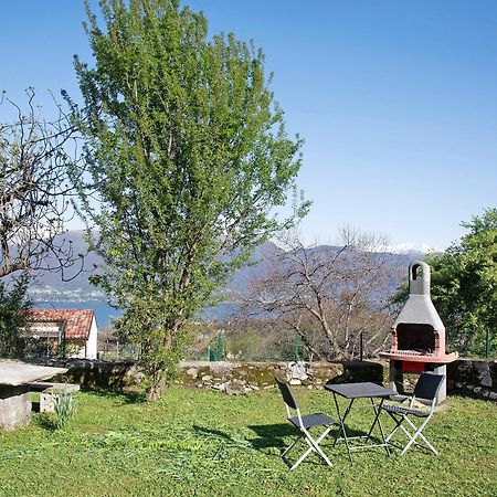 La Vecchia Torre Lägenhet Porto Valtravaglia Exteriör bild